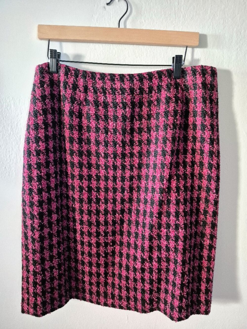 Vintage Talbots Pink Black Bouclé Tweed Pencil Skirt US 14